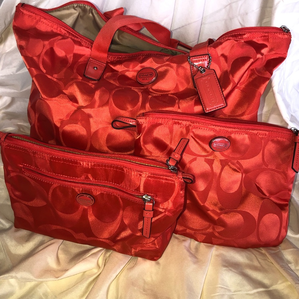 red coach travel set